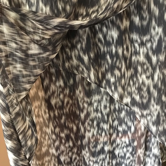 Express hi lo skirt - Picture 4 of 8